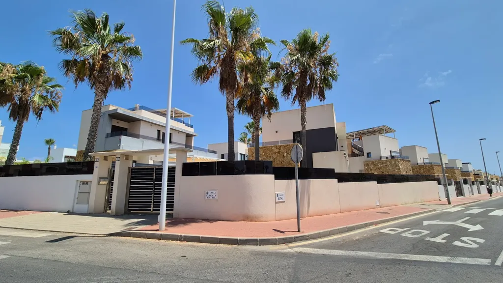 Välivaade - Luxury Villa with Pool in Torrevieja