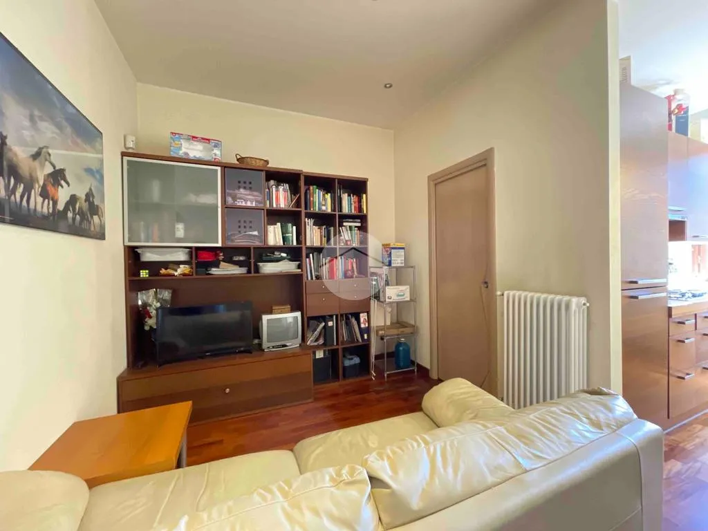 Elutuba - Rustic Flat with Balcony in Asti