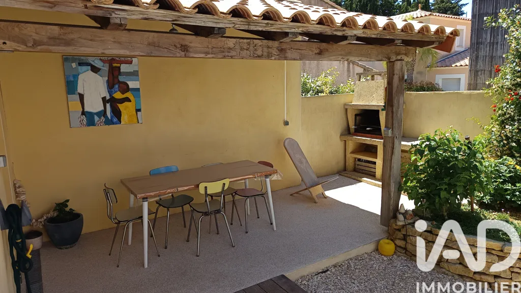 Terrasse - Villa avec jardin et balcon à Mèze