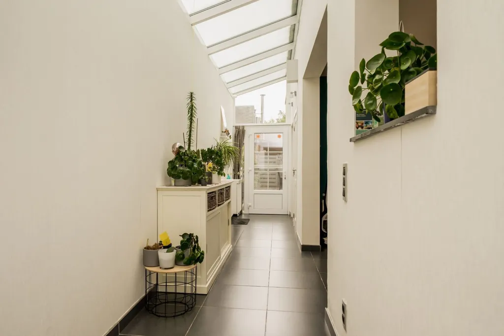 Esik - House with Solar Panels in Duffel