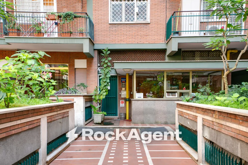 Aed - Ristruttured Apartment with Balcony in Rome