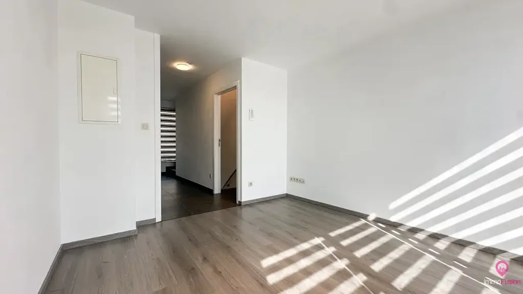 Hallway - Mixed-Use Property with Garden in Beringen Centre