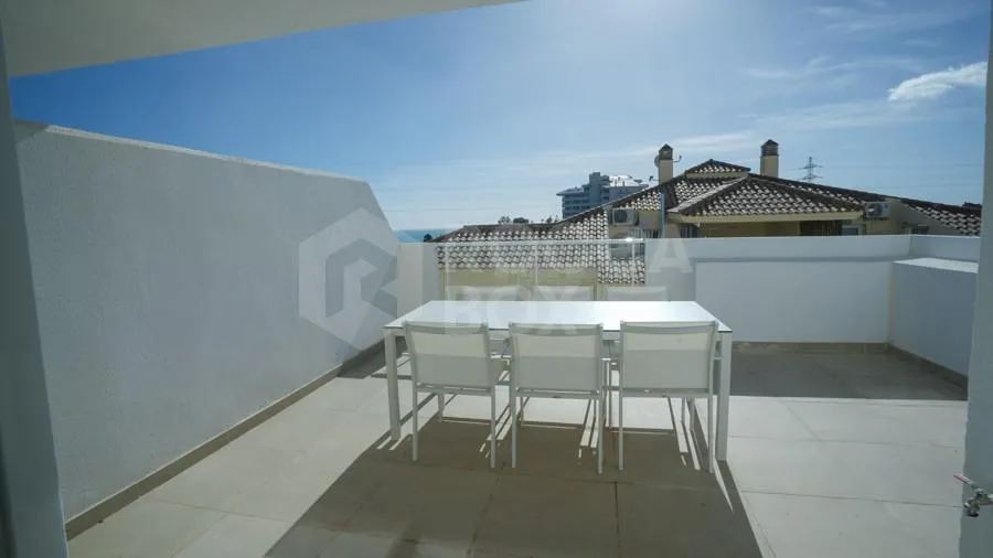 Terrass - 3-Bedroom Apartment with Sea View in Fuengirola