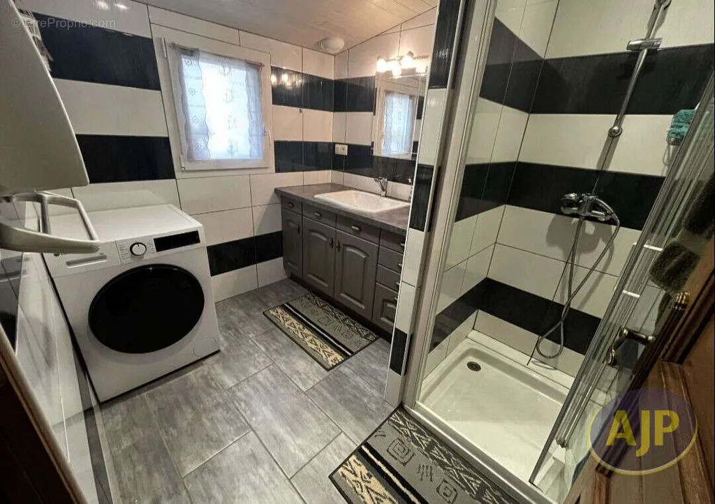 Salles de bain - Maison avec Studio et Garage à L'Aiguillon sur Mer