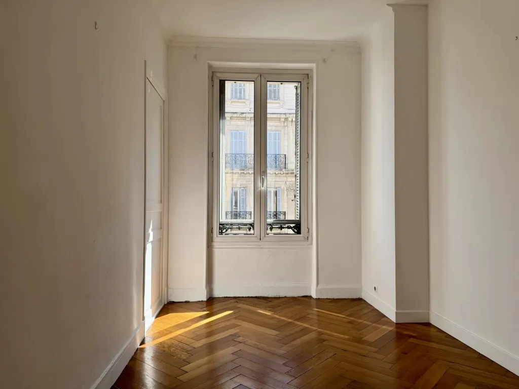 Pièces - Appartement T4 Lumineux au 6ème Arrondissement de Marseille