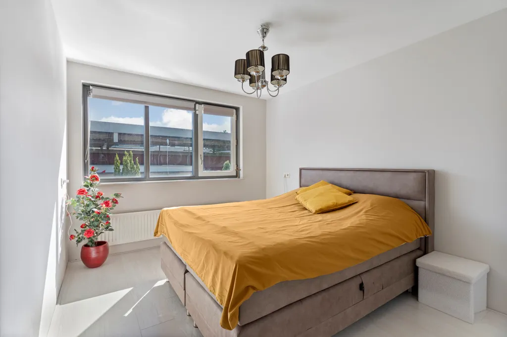 Chambres - Semi-detached House with Garden in Almere