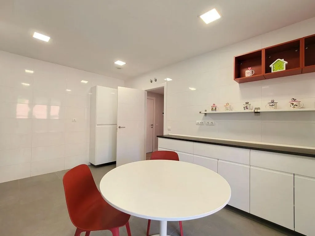 Cuisine - Modern Apartment with Pool in Parquesol
