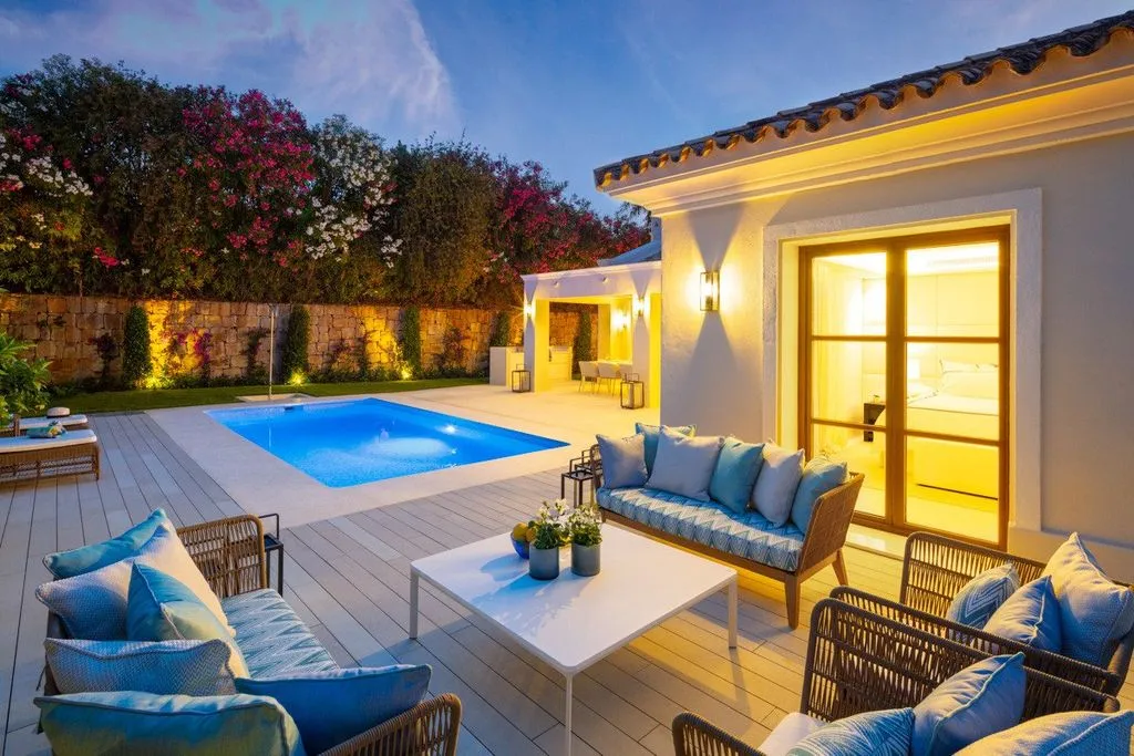 Piscine - Luxury Villa with Pool and Mountain View in Marbella