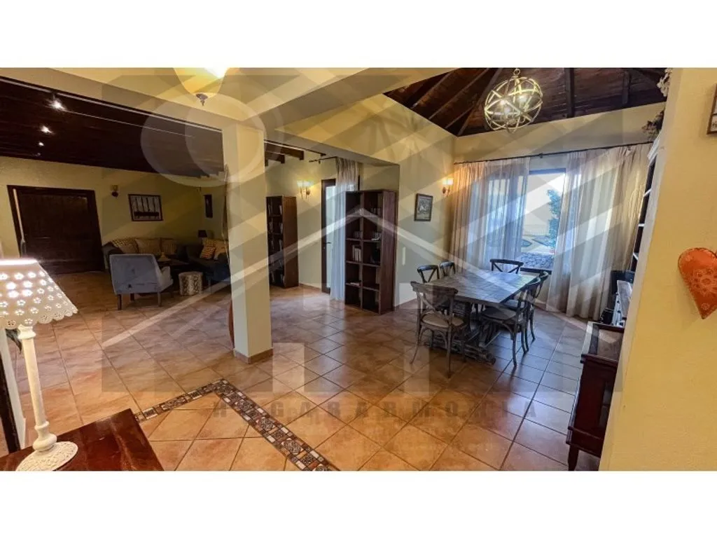 Söögituba - Luxury Villa with Dual Pools in Lajares