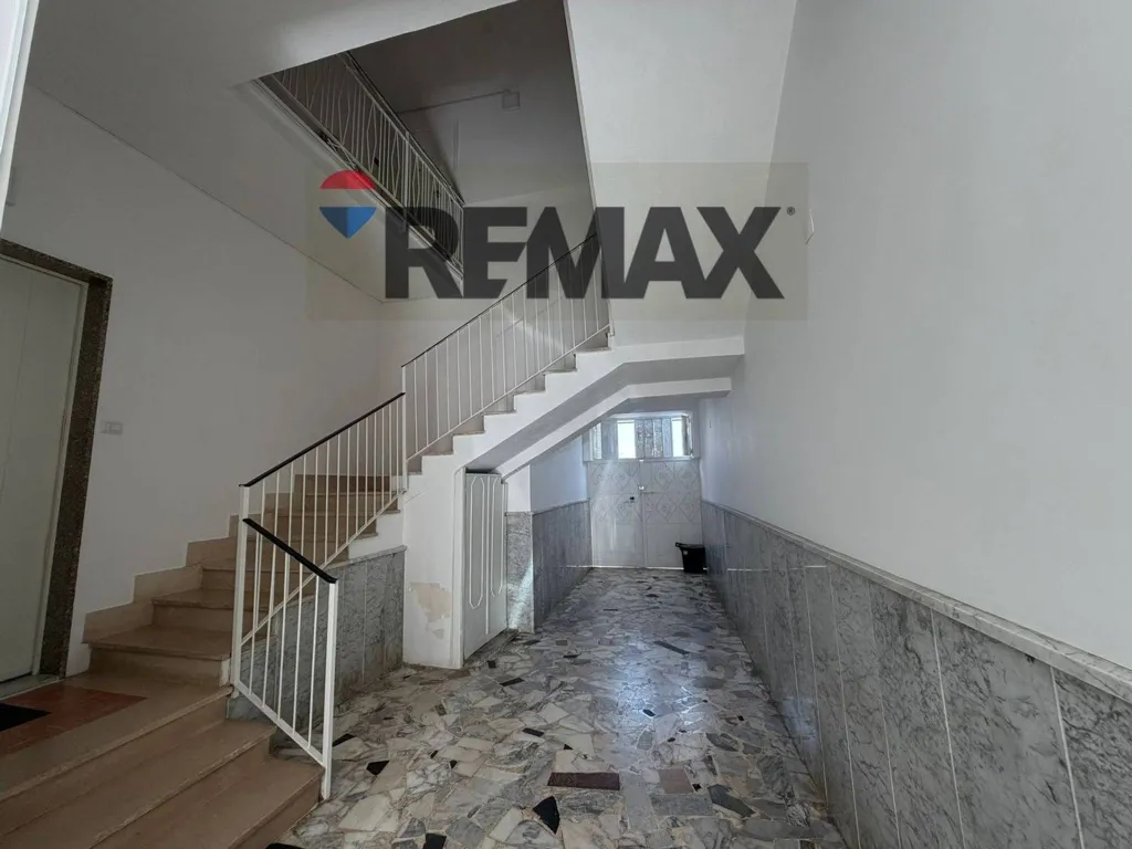 Toad - Three-Bedroom Apartment with Balcony in Afragola