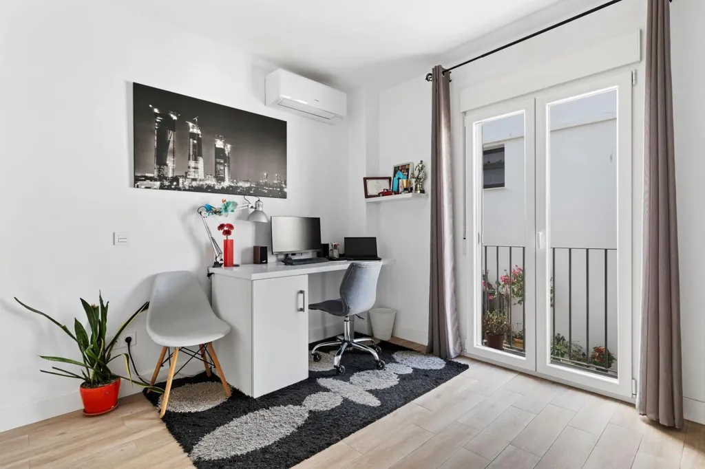 Kabinet - Townhouse with Terraces in Estepona Centre