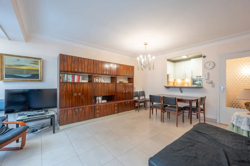 Séjour - Appartement à Rafraîchir à l'Angle de la Rue d'Ypres