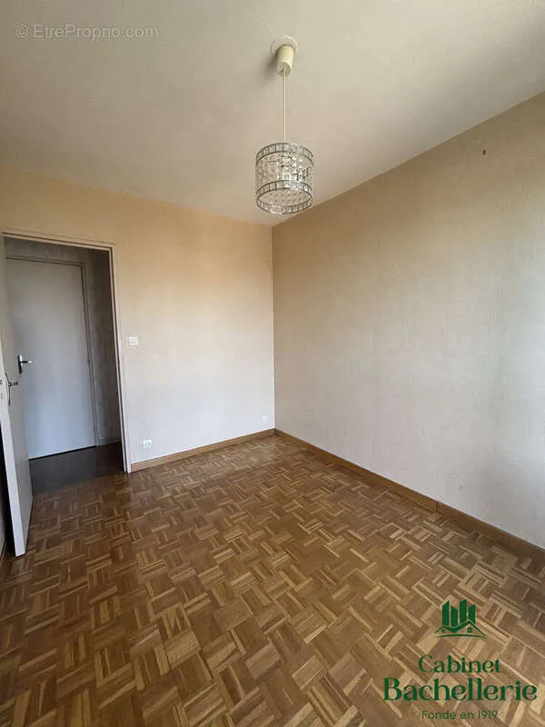 Magamistoad - Bright Apartment with Balcony View in Marseille-13
