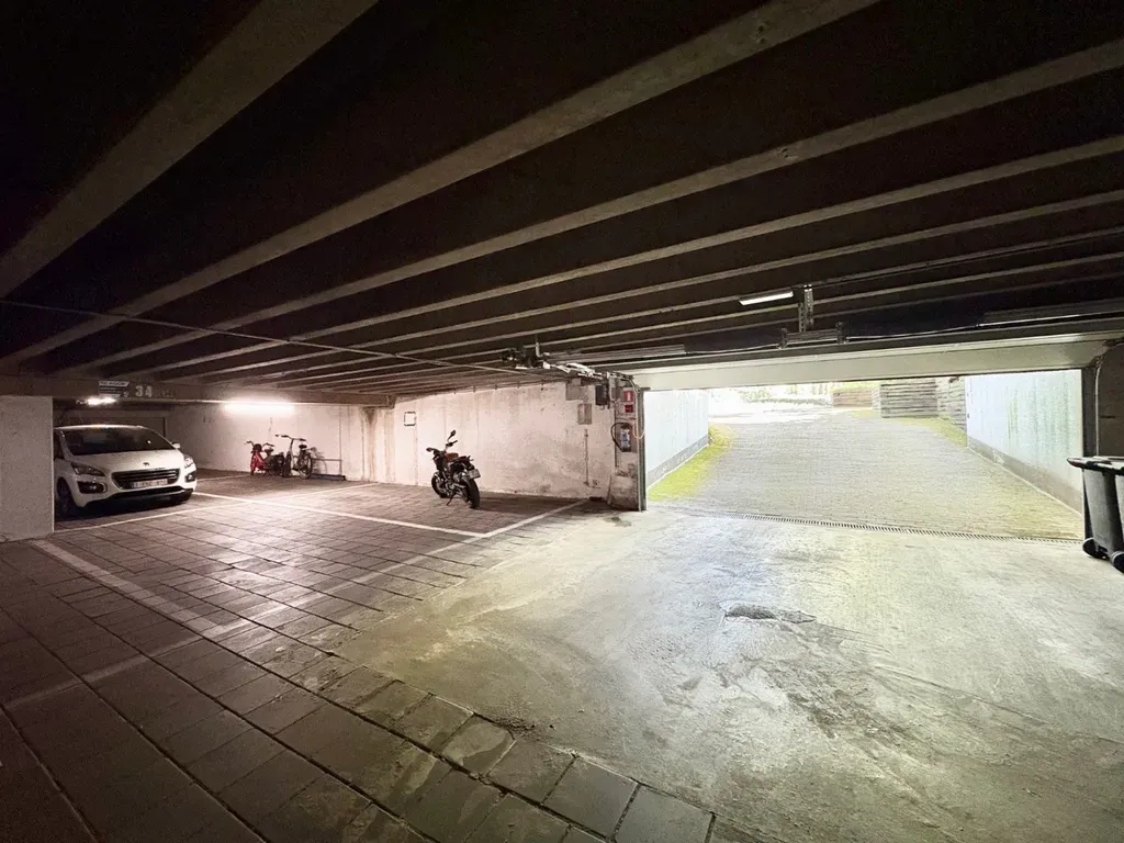 Garage - Garage avec Accès Facile à Anvers