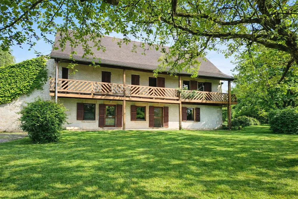 Välivaade - Architectural House with Garden in Jura