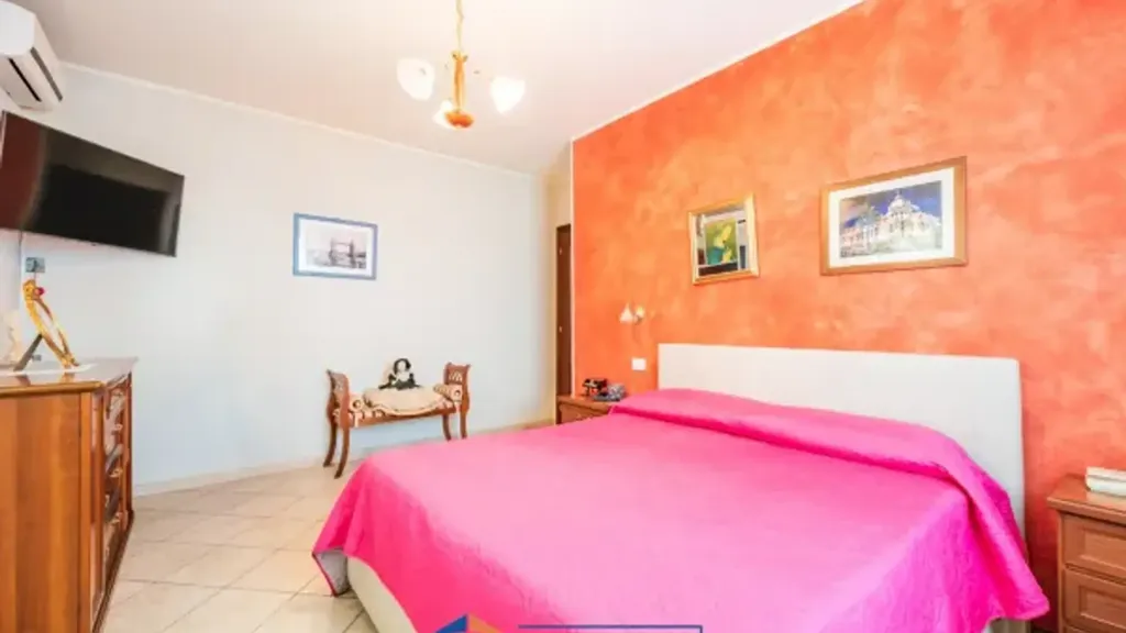 Chambres - Recently Built Apartment with Terrace in Monforte D'Alba