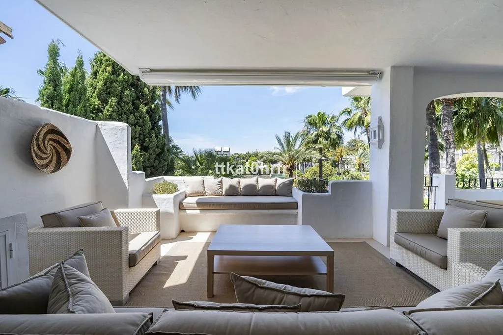 Terrass - Duplex with Pool in Marbella's Golden Mile