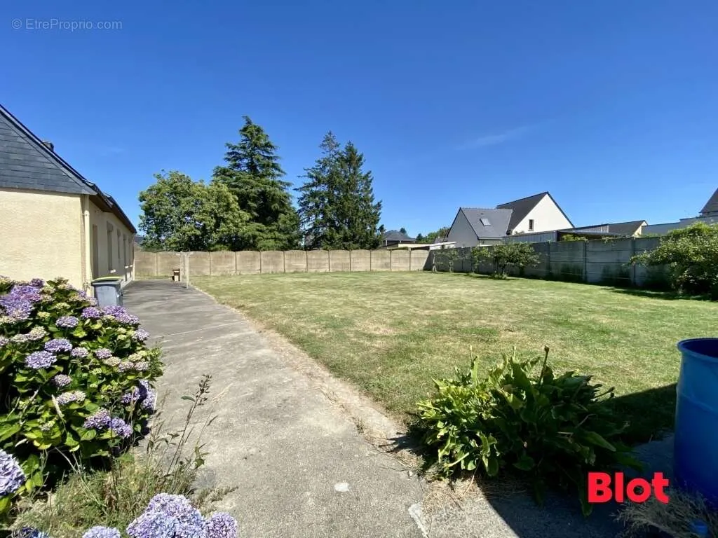 Jardin - Maison avec Jardin et Grenier à Boisgervilly