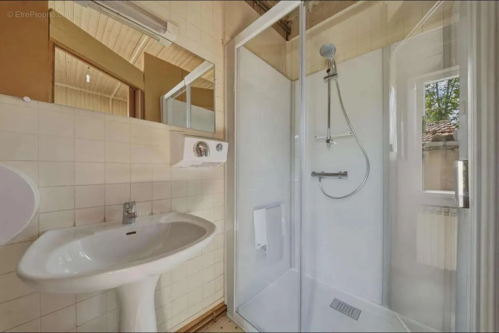 Salles de bain - Maison de 4 Pièces avec Jardin à Bagnolet