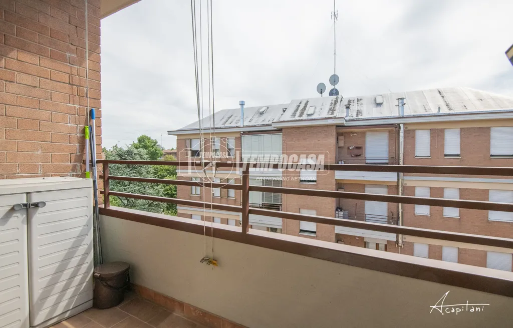 Rõdu - Spacious Apartment with Balcony in Modena