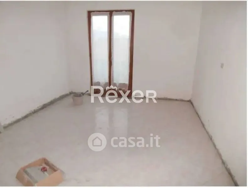 Toad - Apartment with Shop in Latronico