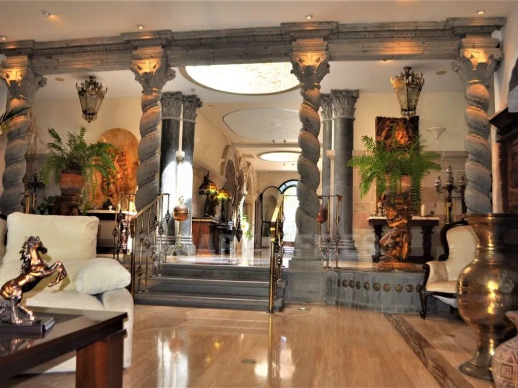 Séjour - Luxury Villa with Romanesque Features in San Bartolomé
