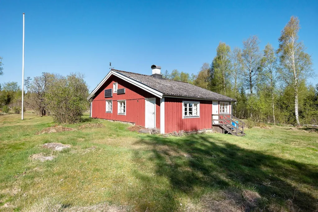Välivaade - Traditional Cottage by Lake in Hillared