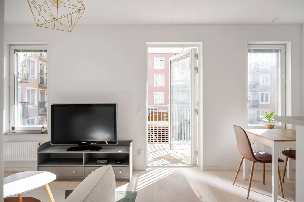 Soggiorno - 2nd Floor Apartment with Balcony in Täby