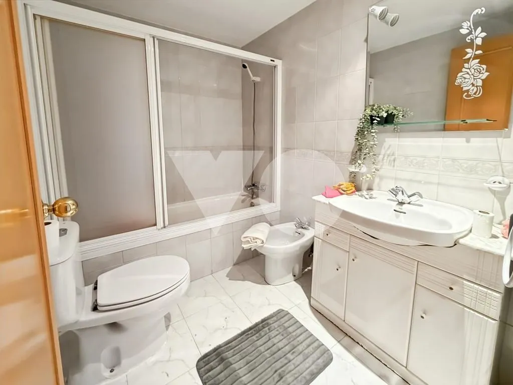 Salles de bain - Luxury Apartment with Pool in Las Rosas, Madrid