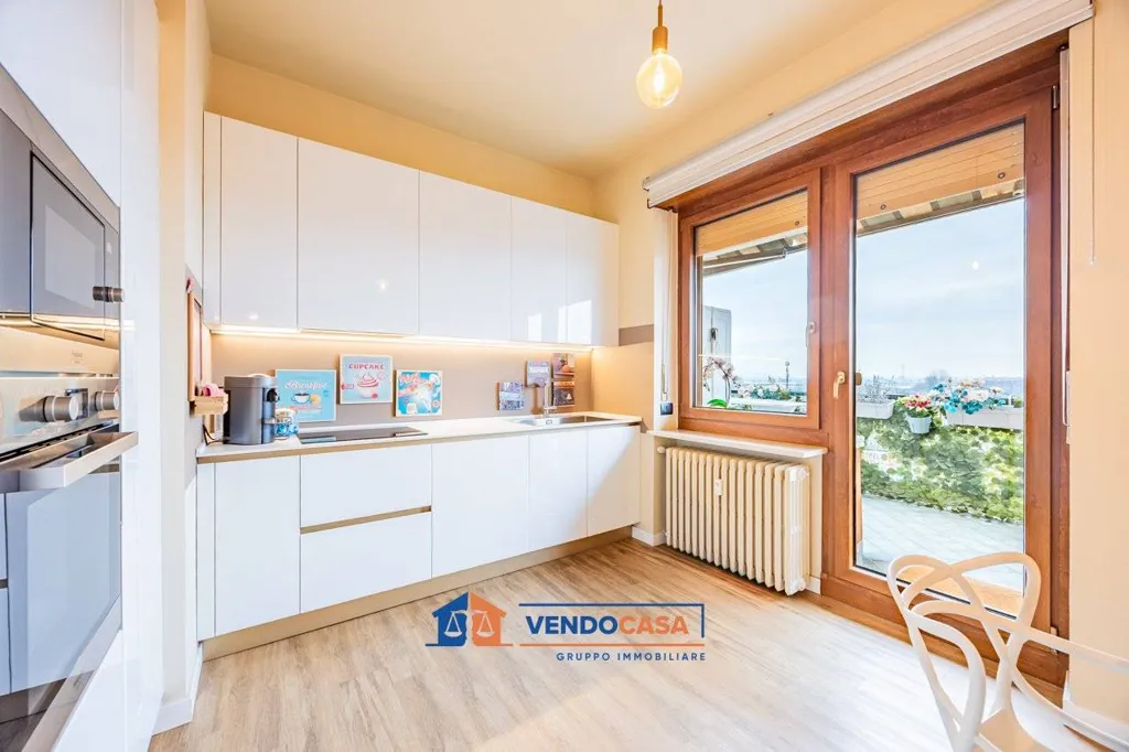 Cuisine - Attico with Double Terraces in Settimo Torinese