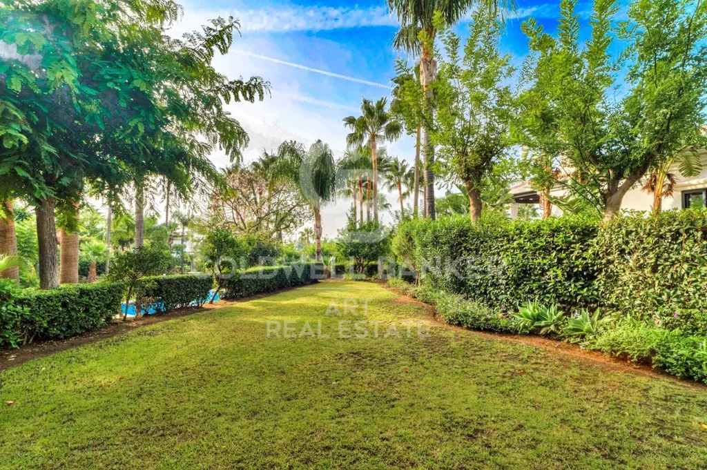 Jardin - Luxury Villa with Communal Pools in Marbella