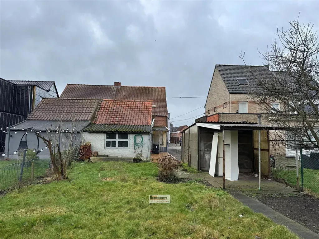 Aed - Renovation-Required Plot in Hoevenen Centre