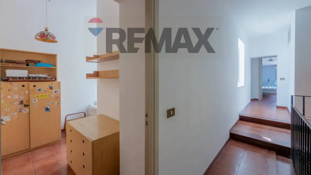 Esik - Two-Level Apartment with Balcony in Palermo