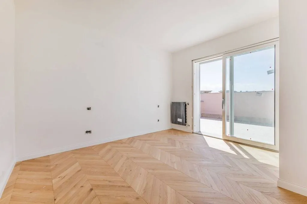 Pièces - Luxury Penthouse with South Exposure in Rome