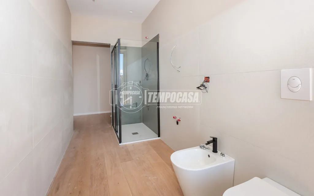 Vannitoad - Fully Refined Apartment with Balcony in Fossano