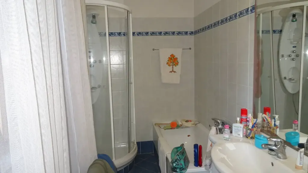 Bagni - Villa panoramica con giardino a Montespertoli