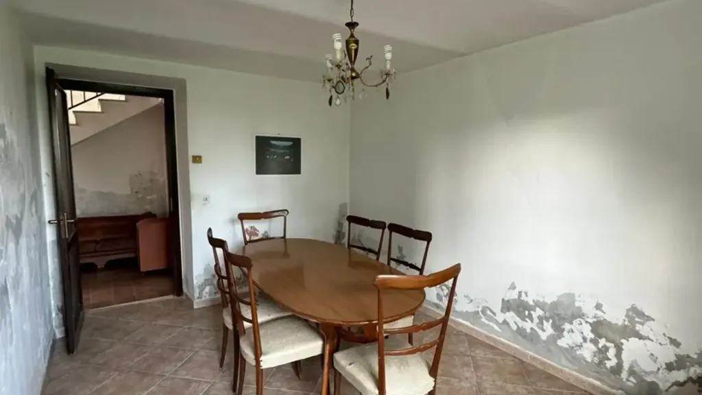 Salle à manger - Rustic Cottage for Renovation in Casale Monferrato