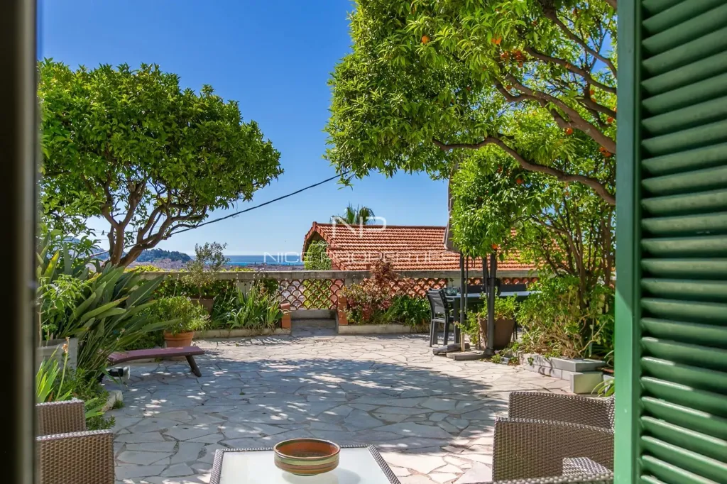 Terrasse - Maison de Luxe avec Piscine à Nice, Centre-Ville