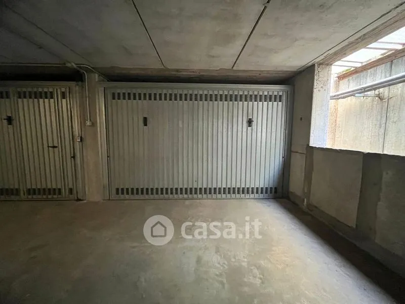 Garage - Trilocale with Balcony in Central Legnago