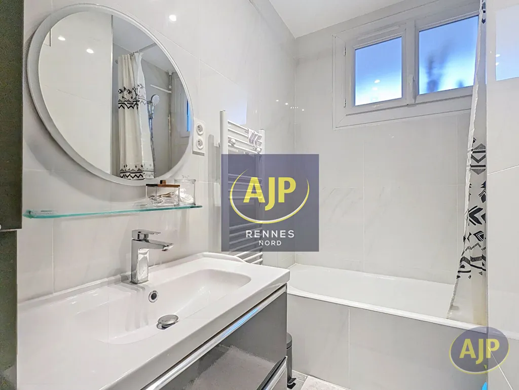 Salles de bain - Appartement Rénové avec Cave à Rennes