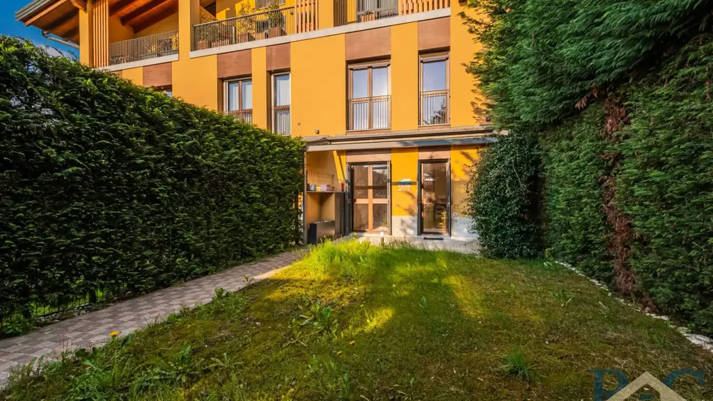 Aed - Trilocale with Private Garden in Milan