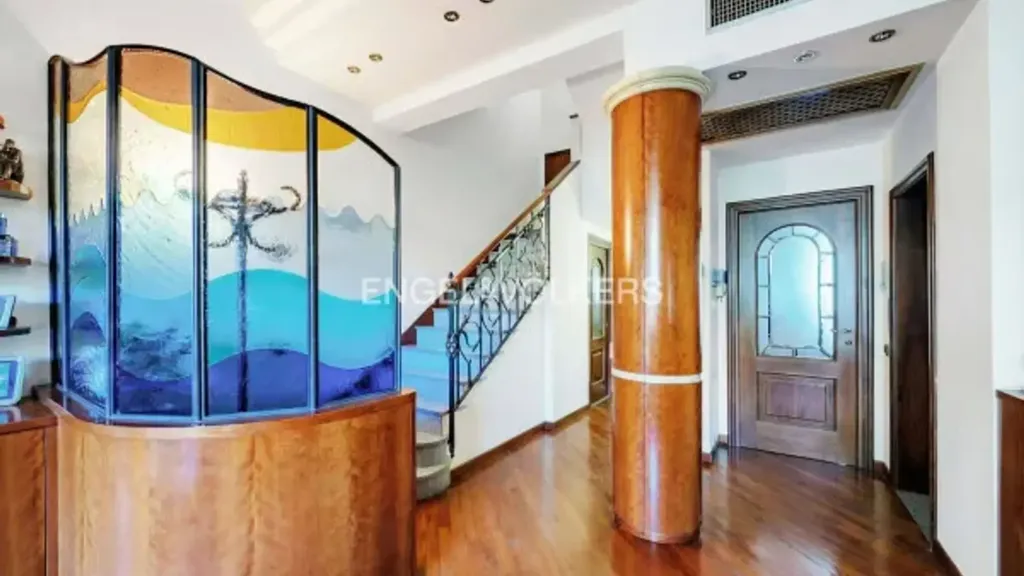 hallway_entrance