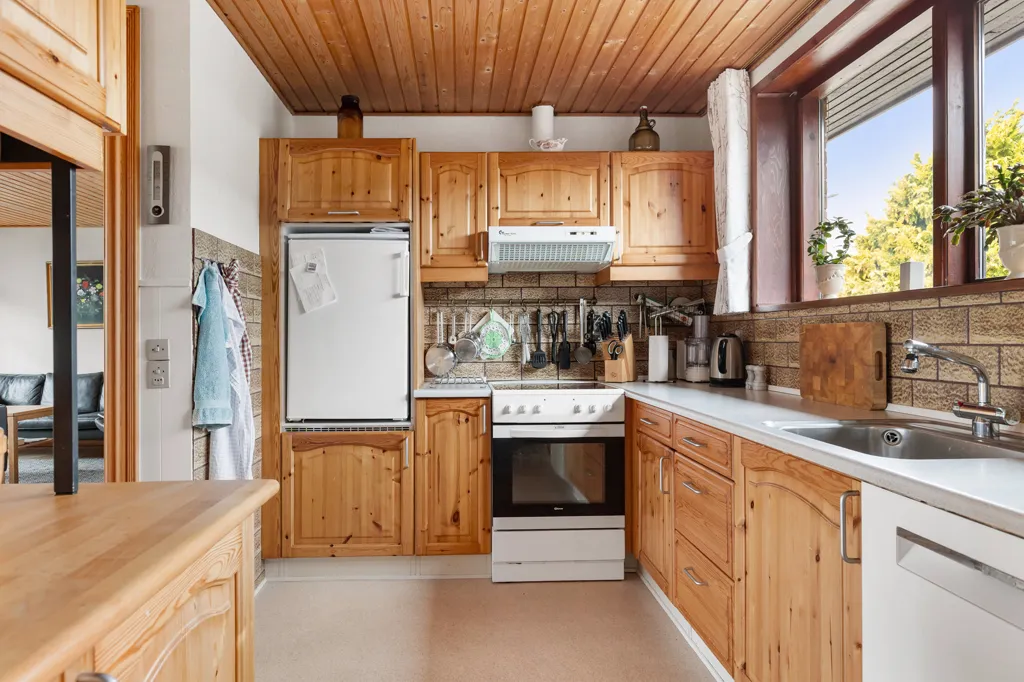 Cuisine - Gulston Villa with Central Location in Aabybro