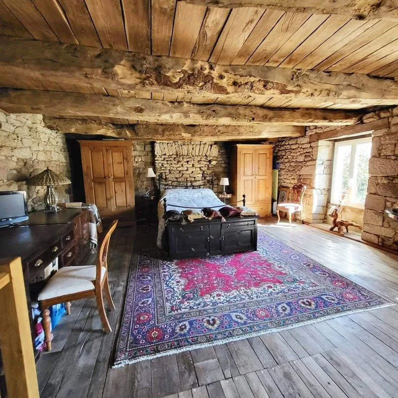 Chambres - Maison T6 avec Dépendances à Guern
