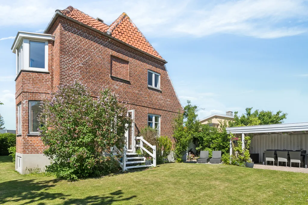 Välivaade - Classical Villa with Quiet Setting in Hvidovre