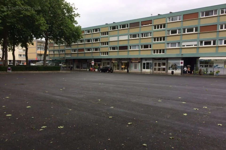 Välivaade - Leasehold Commercial Space in Le Havre Centre