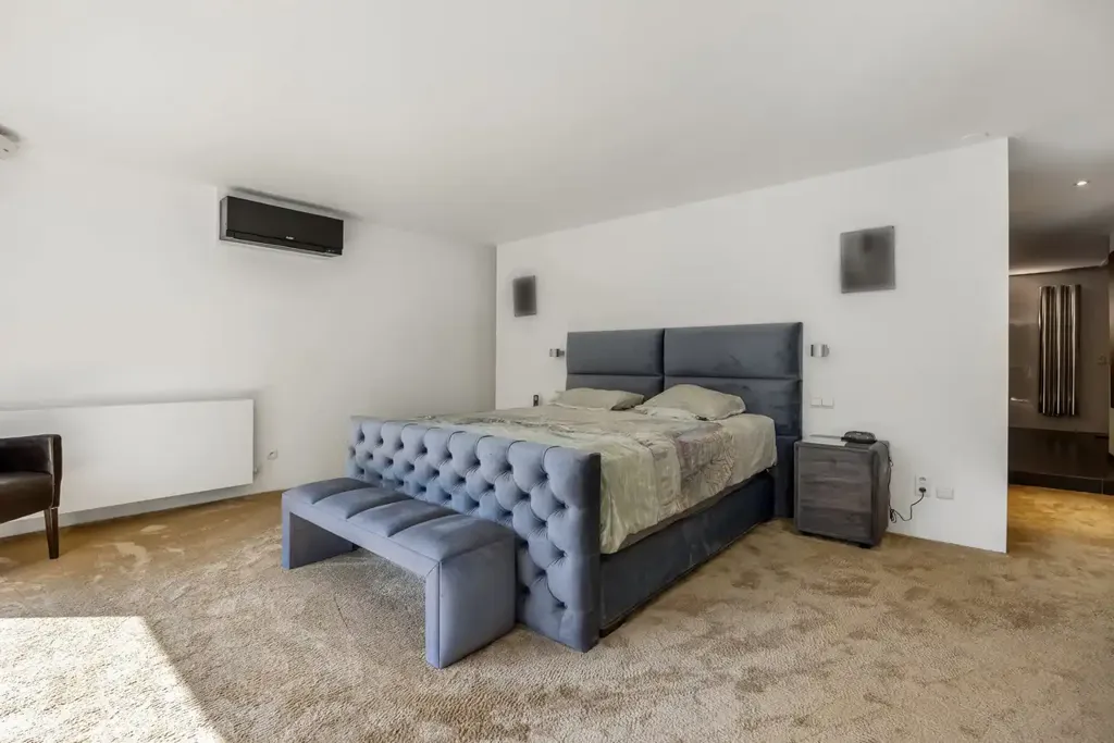 Chambres - Villa Luxueuse avec Piscine Intérieure à Lanaken