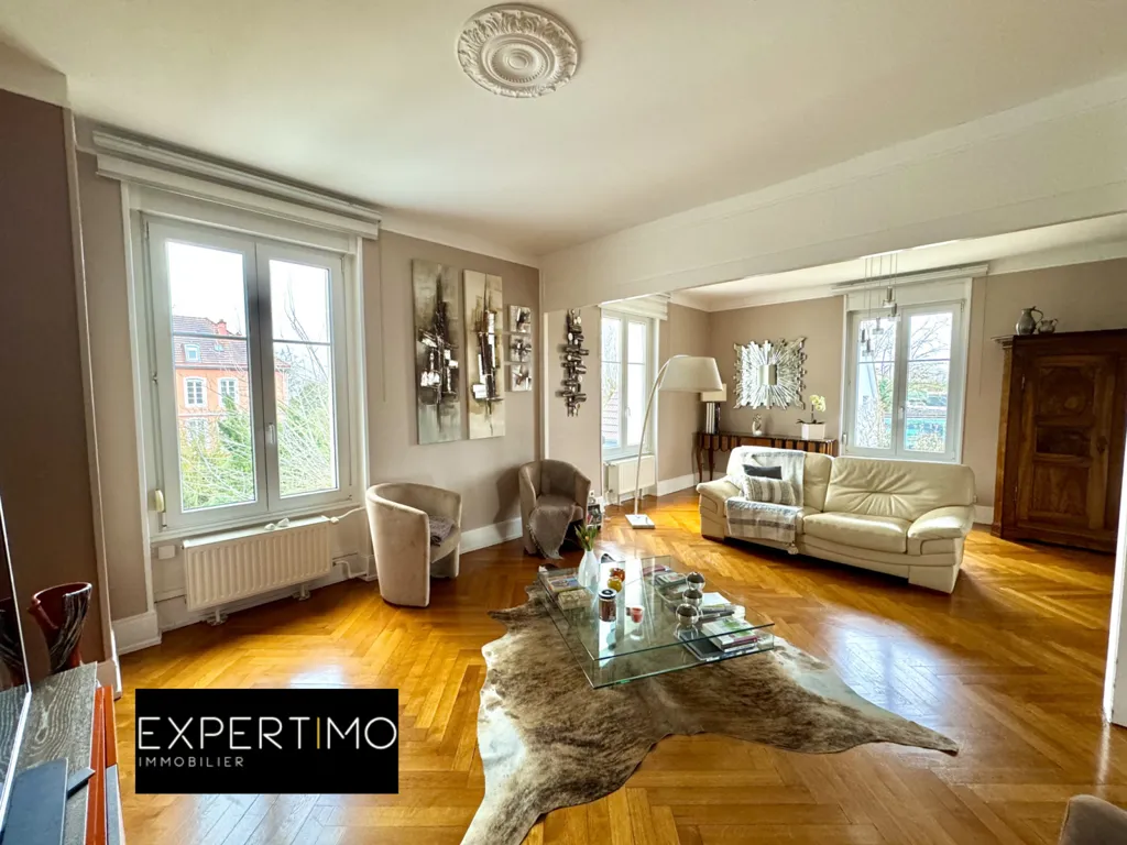 Séjour - Appartement d'Exception dans Maison de Maître à Pfastatt