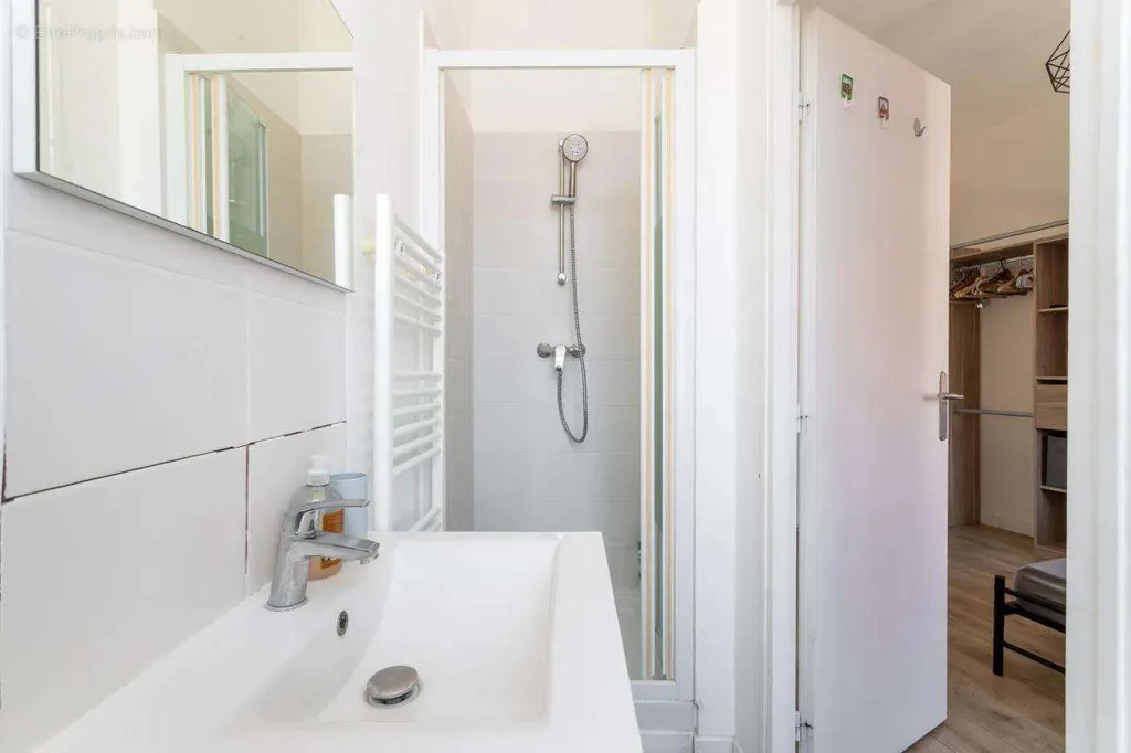 Bagni - 6-Piece House with Colocation Potential in Roubaix