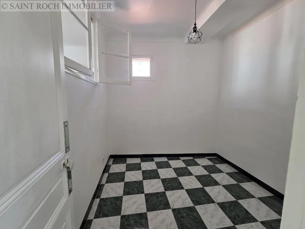 Esik - 2-Bedroom Apartment in Nice Saint Roch